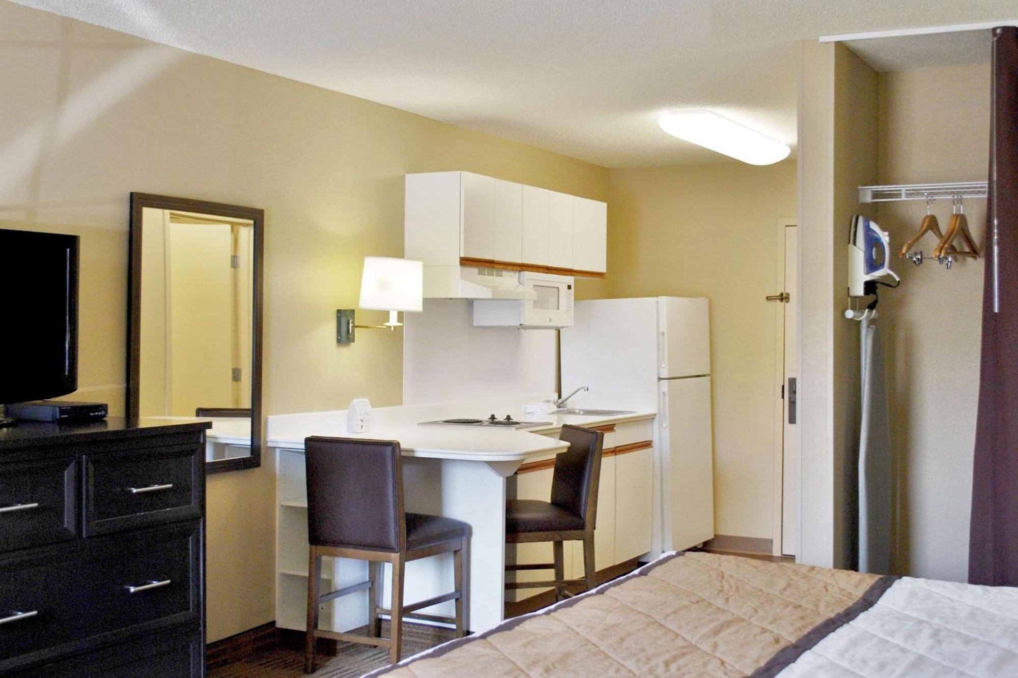 Extended Stay America Suites - Atlanta - Marietta - Powers Ferry Rd Sandy Springs Exterior photo