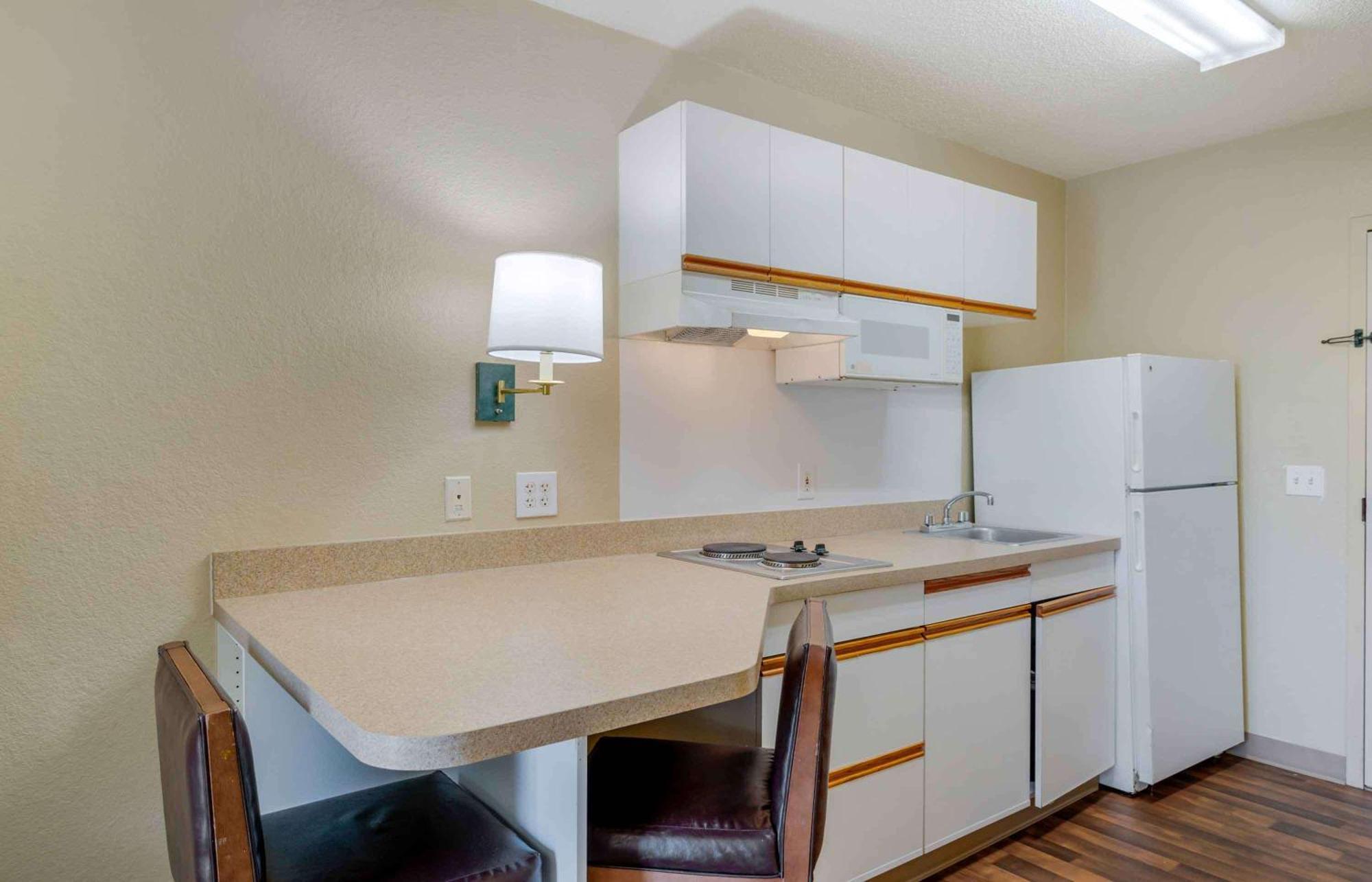 Extended Stay America Suites - Atlanta - Marietta - Powers Ferry Rd Sandy Springs Exterior photo